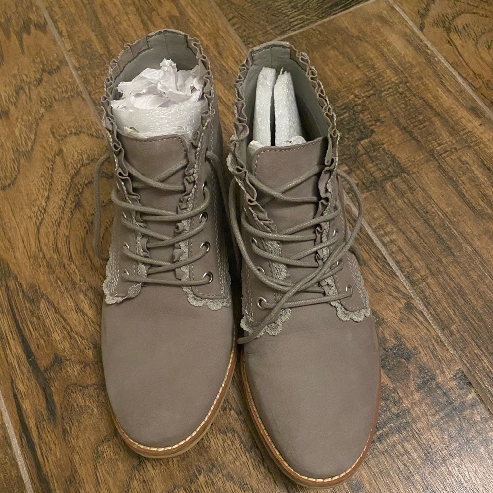 Gianni bini booties